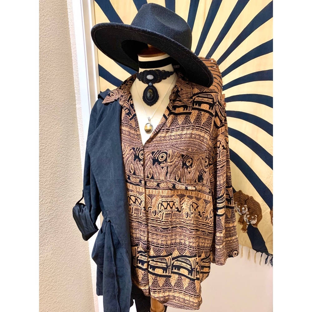 🌈 Stylish Vintage elephant top - Picture 8 of 8